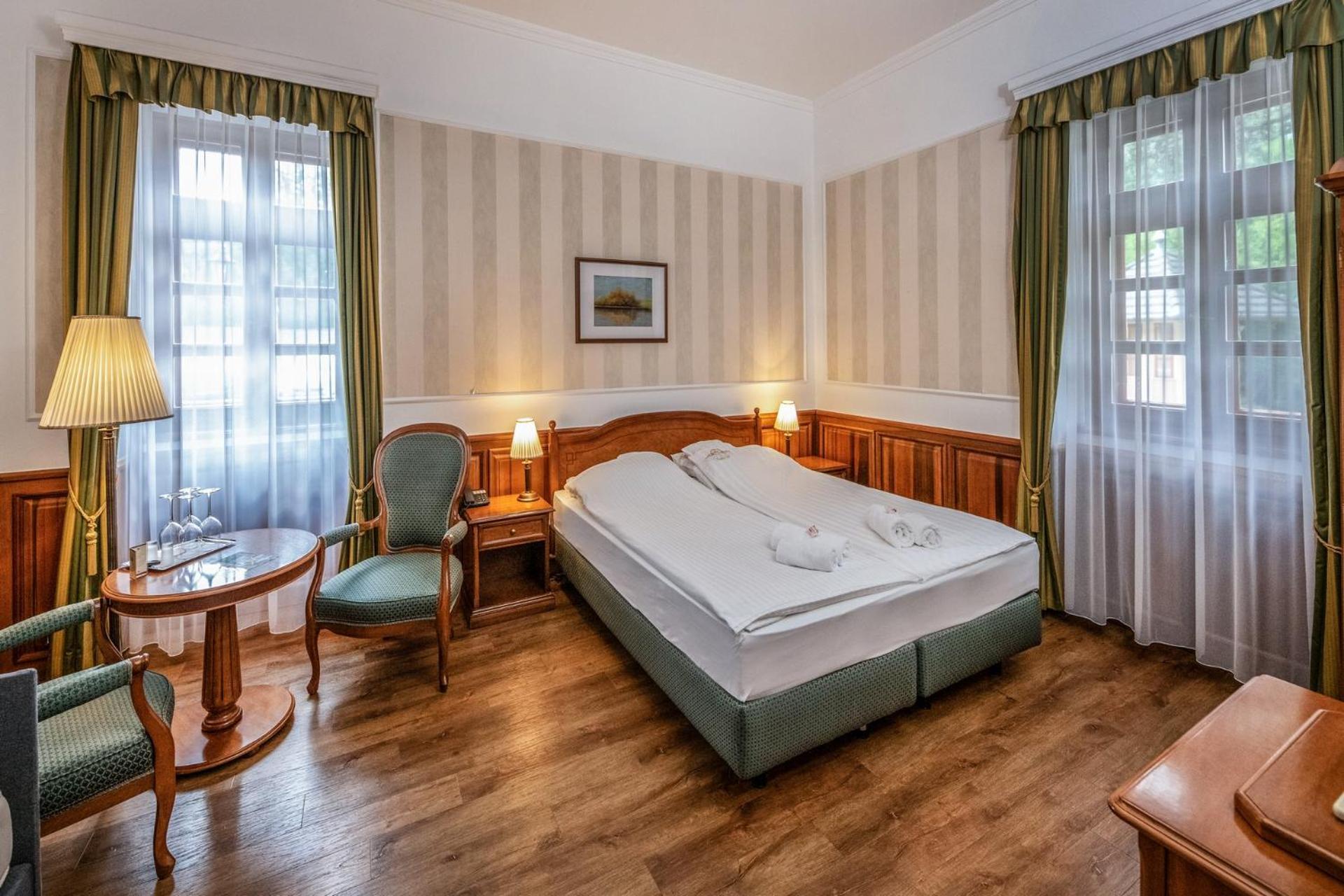Kastélyhotel Sasvár Resort Parádsasvár Esterno foto