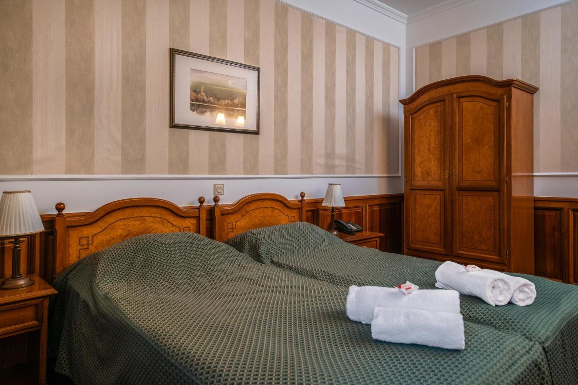 Kastélyhotel Sasvár Resort Parádsasvár Esterno foto